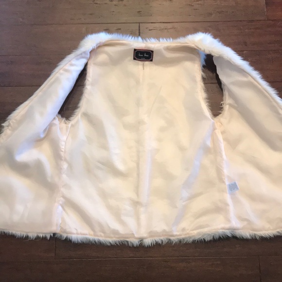 White Fur Vest - Picture 2 of 4